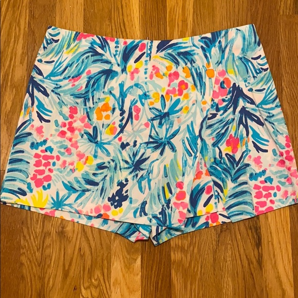 Lilly Pulitzer Pants - EUC Lilly Pulitzer skort